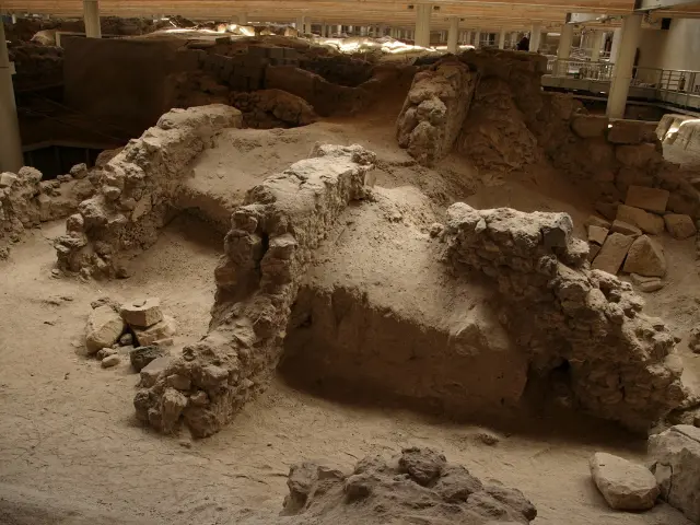 book a tour guide to akrotiri excavations santorini