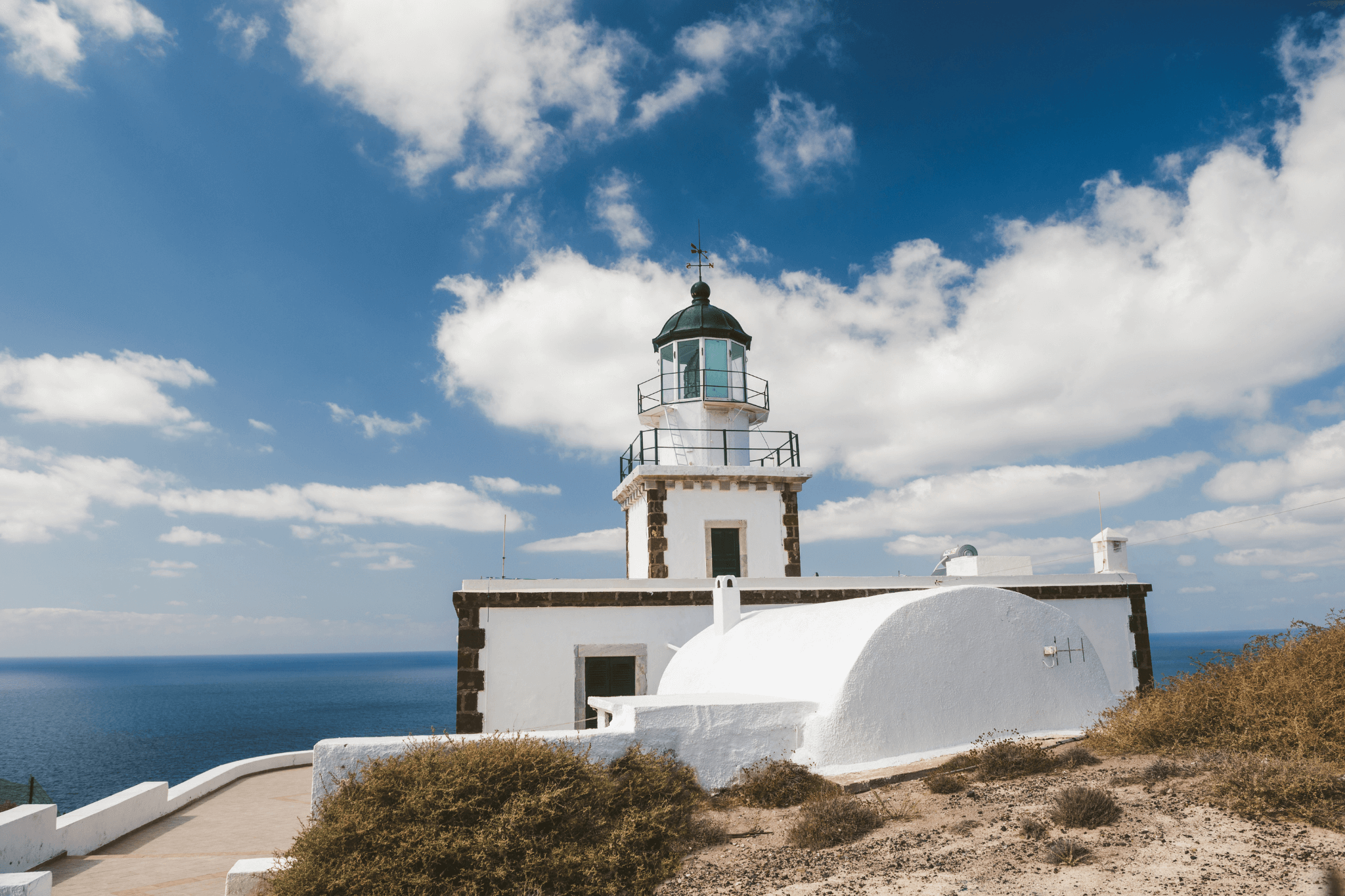 lighthouse-akrotiri-santorini