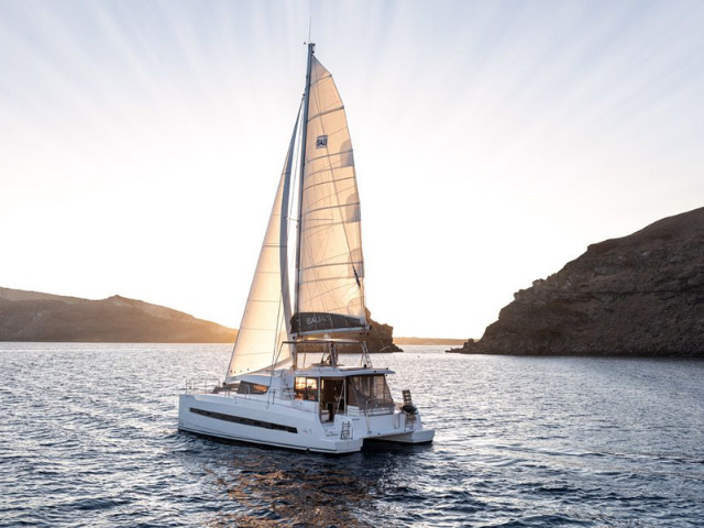 catamaran-private-cruise
