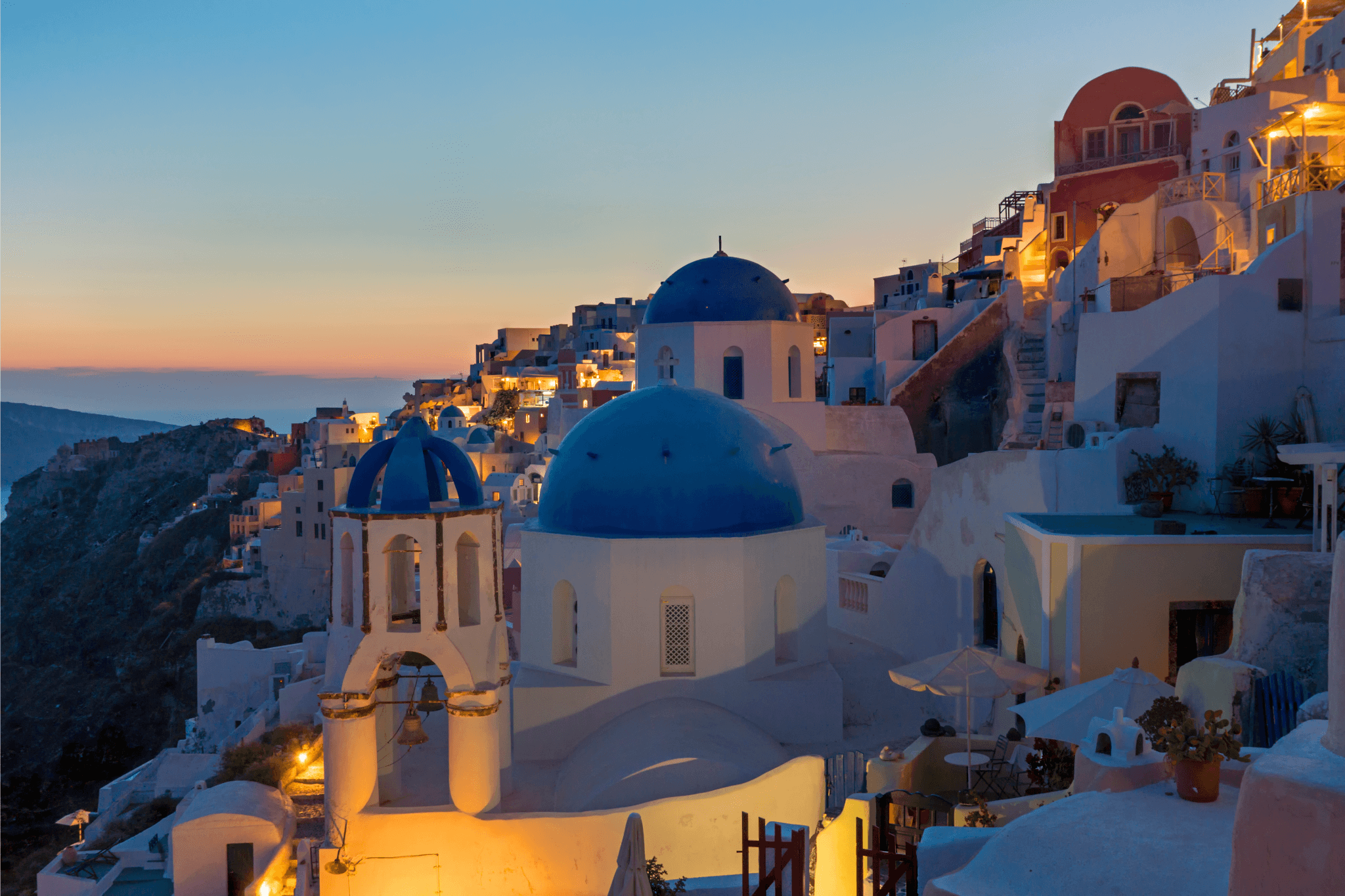 reasons to travel to santorini