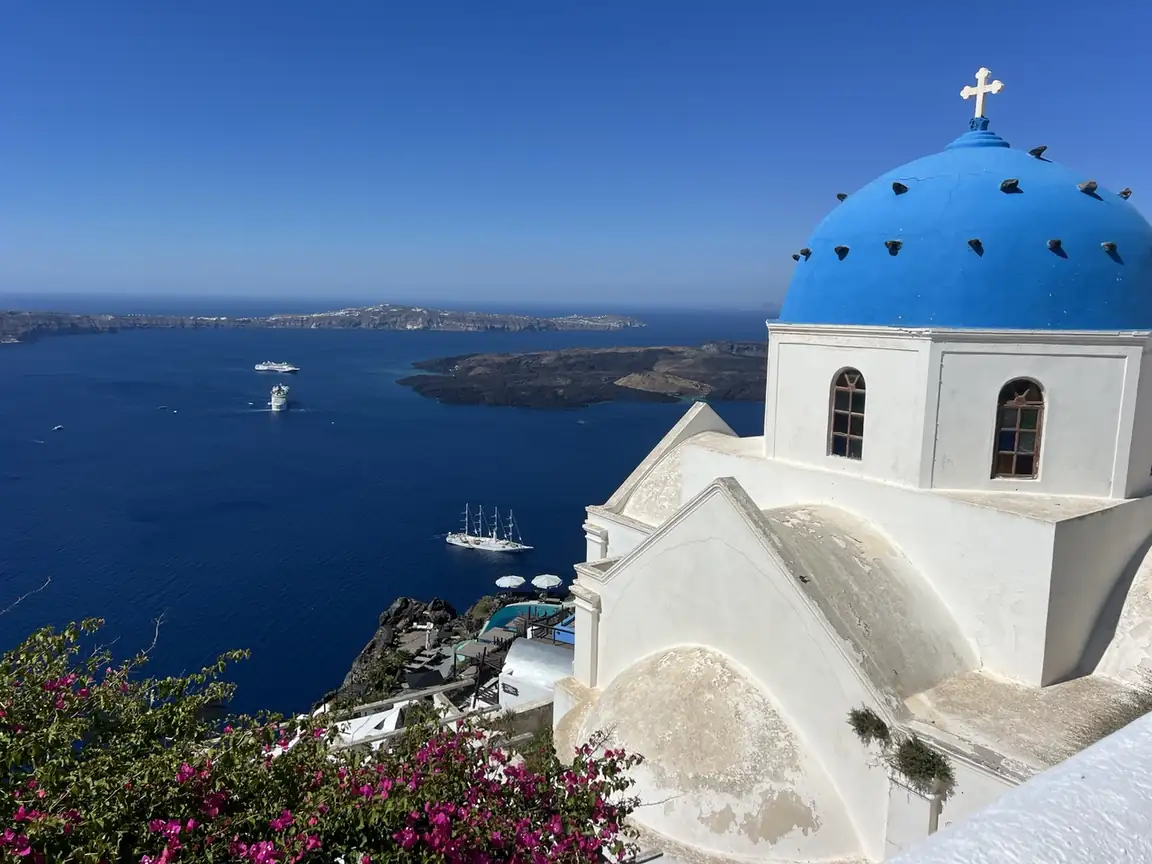 Imerovigli Santorini caldera view